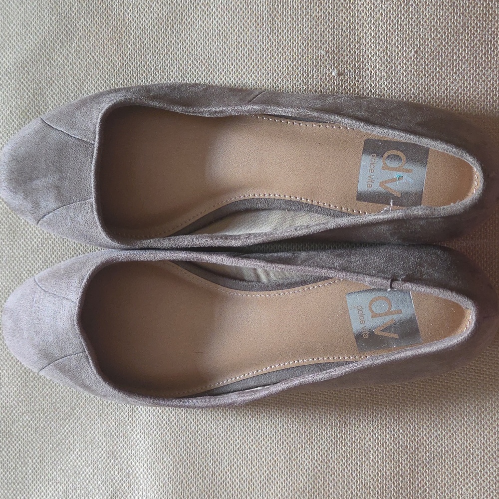 NEW / NWOT  DV by Dolce Vita Taupe/ Light Brown/ Tan  Women's Shoes - Picture 3 of 8